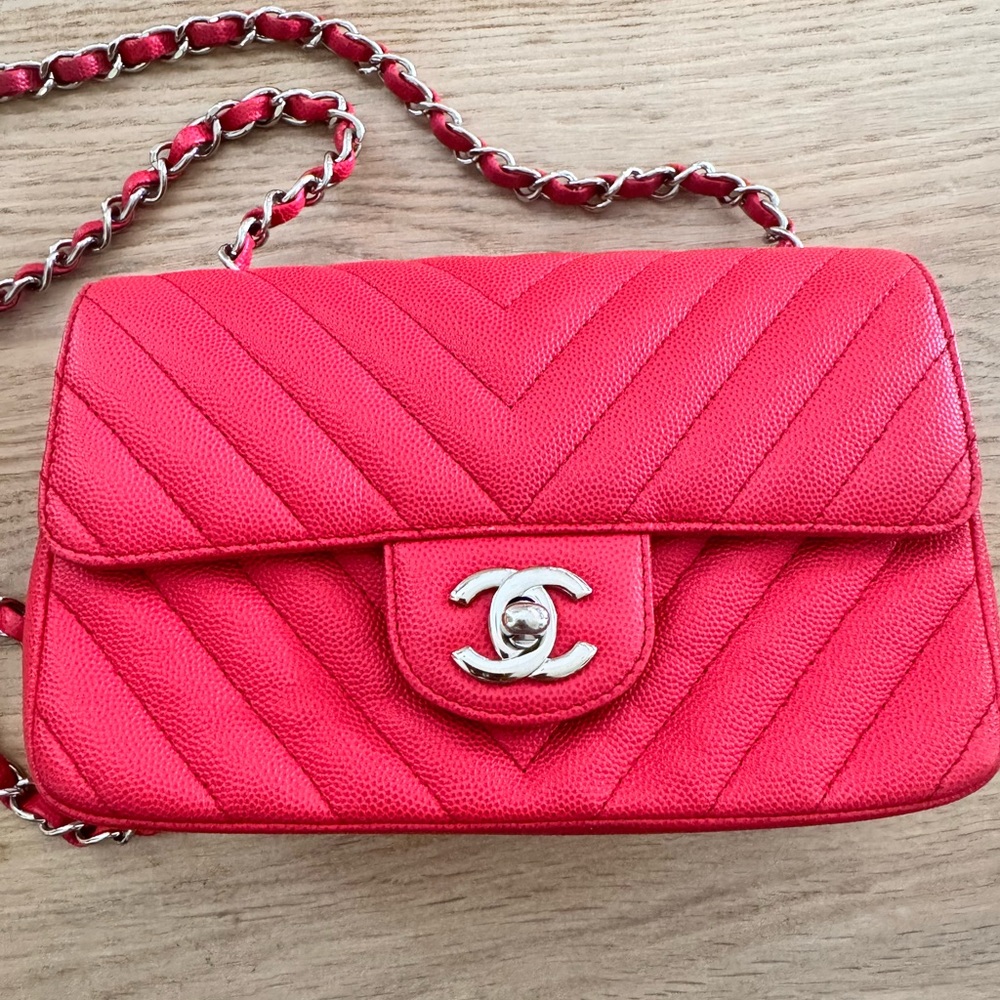 Chanel Red Chevron Crossbody Bag - Picture 2 of 9